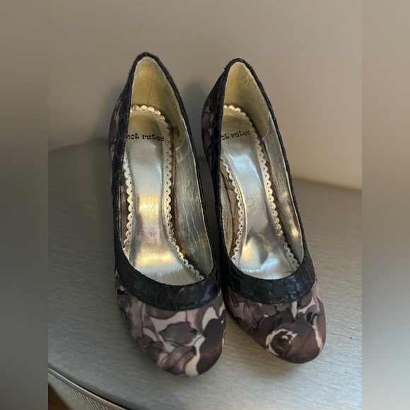 Stunning floral Not Rated heels - Picture 7 of 7